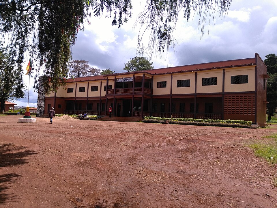 Bâtiment de la préfecture des Bamboutos à Mbouda