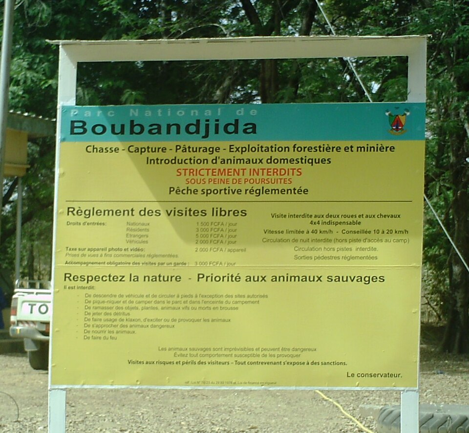 Signalisation du parc national de Bouba Ndjida · reportage de conservation, 2012